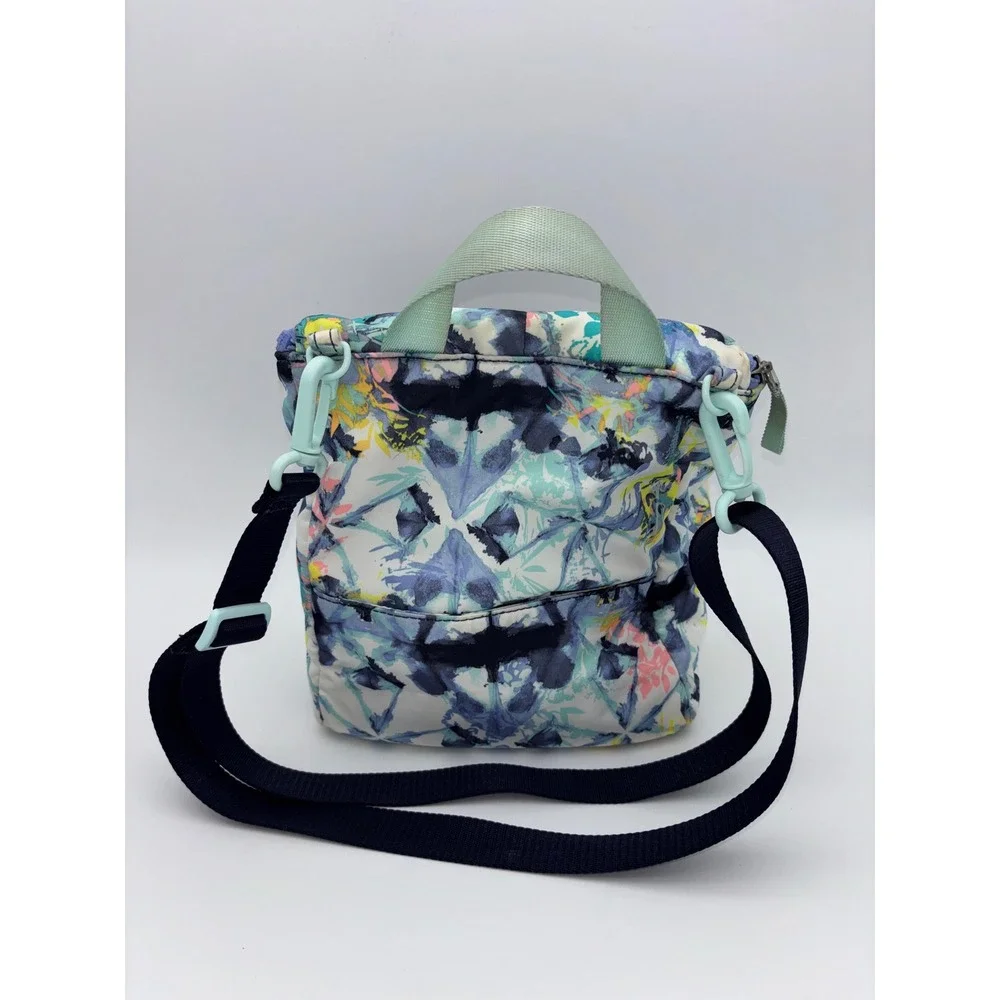 LULULEMON‎ IVIVVA Lunch Box Bag Floral Blue Insulated Adjustable Crossbody Strap
